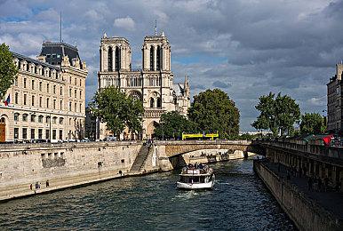 PS5国行彩壳盖套装天猫开卖 4298元起